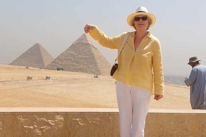 Tour privado a las pirámides de Giza y al Gran Museo desde el puerto de Alejandría