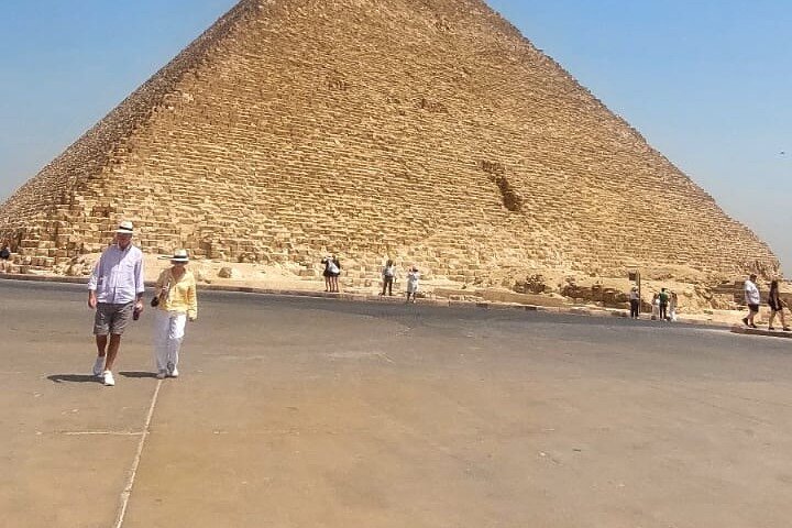 Tour privado a las pirámides de Giza y al Gran Museo desde el puerto de Alejandría