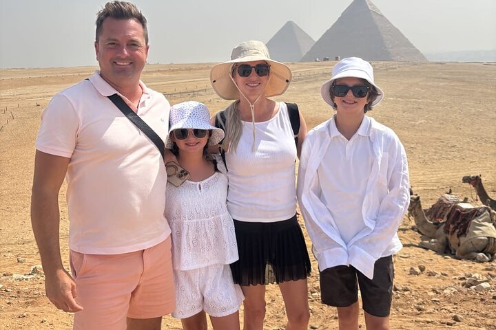 Tour privado a las pirámides de Giza y al Gran Museo desde el puerto de Alejandría
