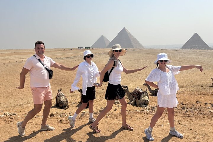 Tour privado a las pirámides de Giza y al Gran Museo desde el puerto de Alejandría