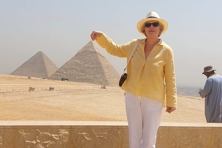 Tour privado a las pirámides de Giza y al Gran Museo desde el puerto de Alejandría