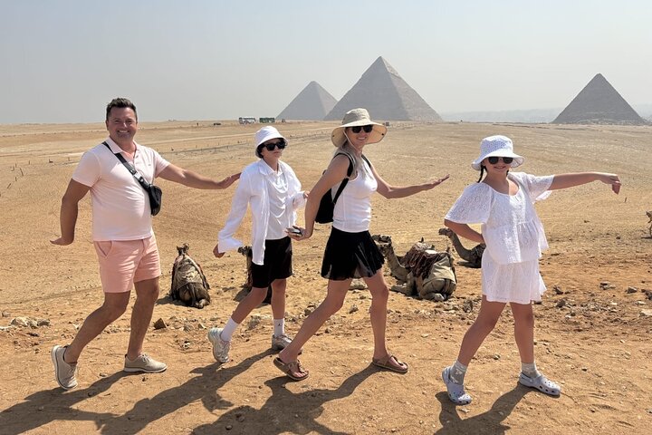 Tour privado a las pirámides de Giza y al Gran Museo desde el puerto de Alejandría