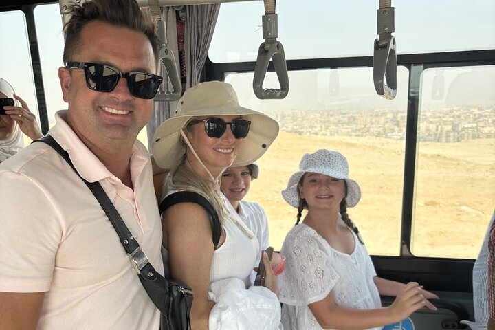 Tour privado a las pirámides de Giza y al Gran Museo desde el puerto de Alejandría