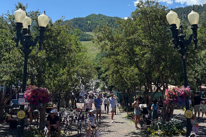 Aspen selvguidet tur: fortellinger om rikdom, villdom og opprør
