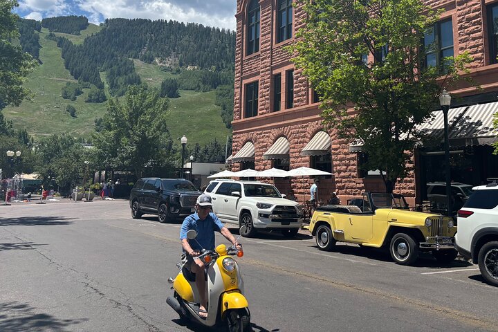 Aspen selvguidet tur: fortellinger om rikdom, villdom og opprør