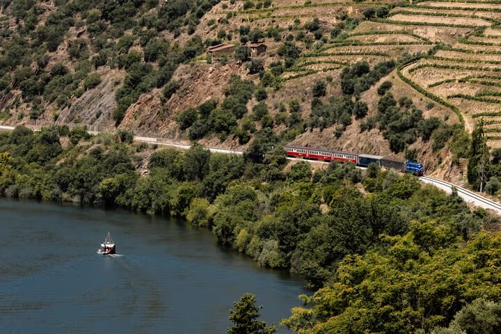 Douro Flusskreuzfahrt ab Pinhão mit Panoramazugrückfahrt