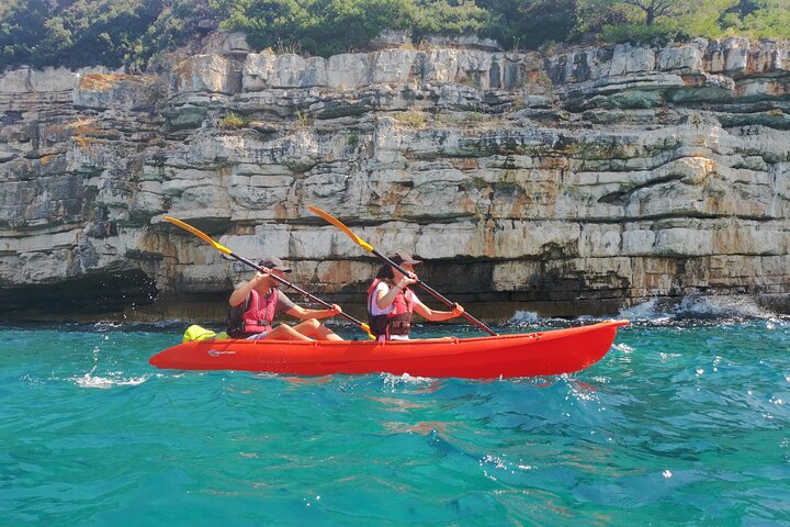 KAYAK & SNORKEL ÄVENTYR - Havsgrottor och Vilda Kusten Utforska