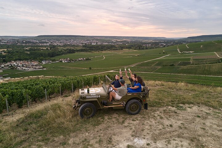 Recorrido en jeep por los viñedos de Champaña con degustación de vinos