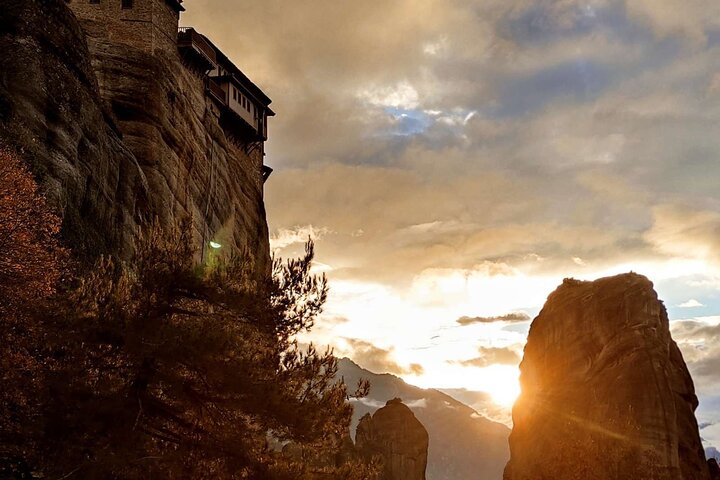 Meteora Zonsondergang: 'Verborgen Schatten' Tour - Kleine Groep