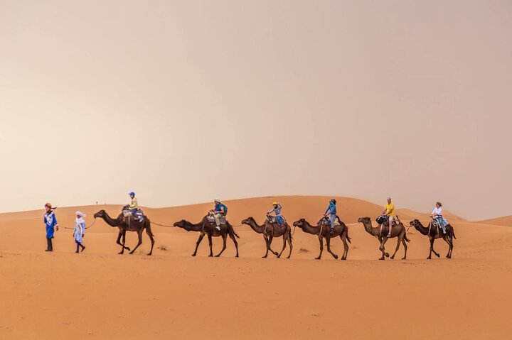 Noche en el desierto de Merzouga desde Erfoud & Camel Ride & Quad ATV