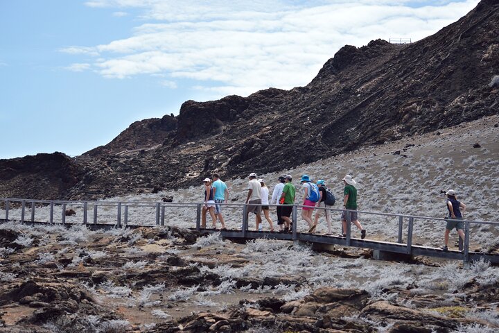 Paquete de 5 días de primera clase en Galápagos con excursiones de un día en yate