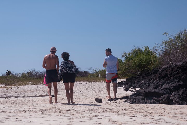 Paquete de 5 días de primera clase en Galápagos con excursiones de un día en yate