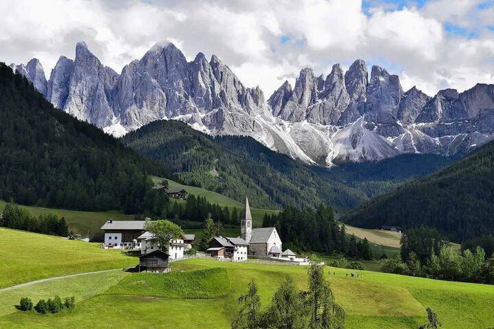 Tour di un giorno delle Dolomiti e del Lago di Braies con auto privata e Guida