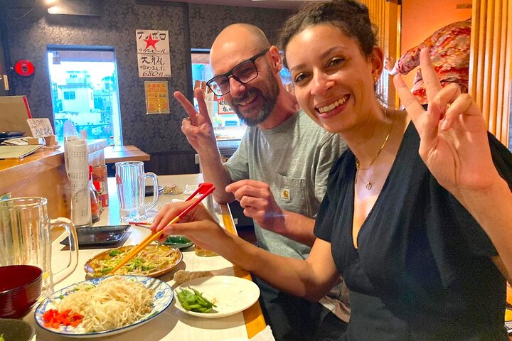 Okinawa: Local Bar-Hopping aventura na cidade de sua escolha
