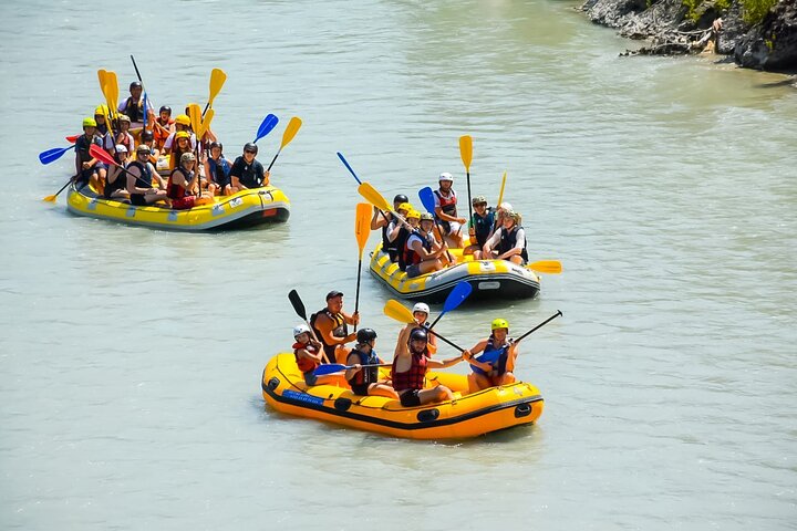 Geweldige Rafting-ervaring op de Last Wild Vjosa-rivier van Europa in Permet, Albanië