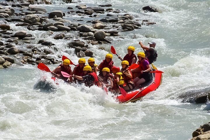 Geweldige Rafting-ervaring op de Last Wild Vjosa-rivier van Europa in Permet, Albanië