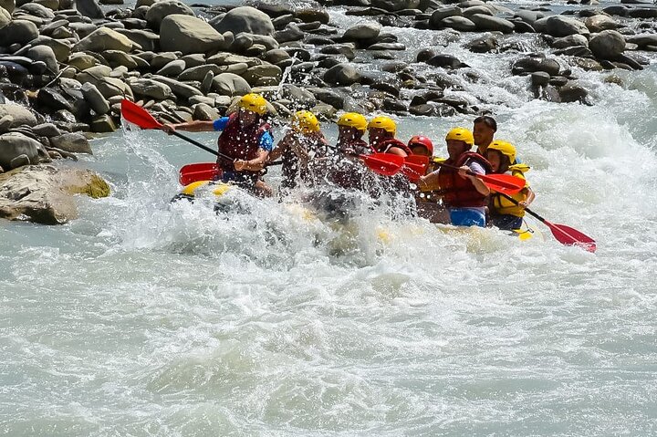 Geweldige Rafting-ervaring op de Last Wild Vjosa-rivier van Europa in Permet, Albanië