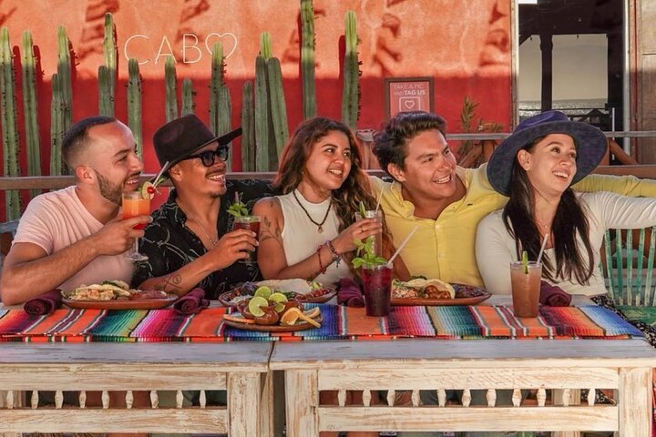 Safari en Camello y Experiencia Gastronómica en Los Cabos
