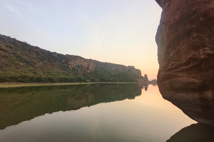Hyr en Guide för att besöka Badami/Aihole/Pattadakal med egen transport