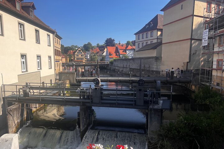 Flygte fra byen Bamberg by gåtur med puslespil