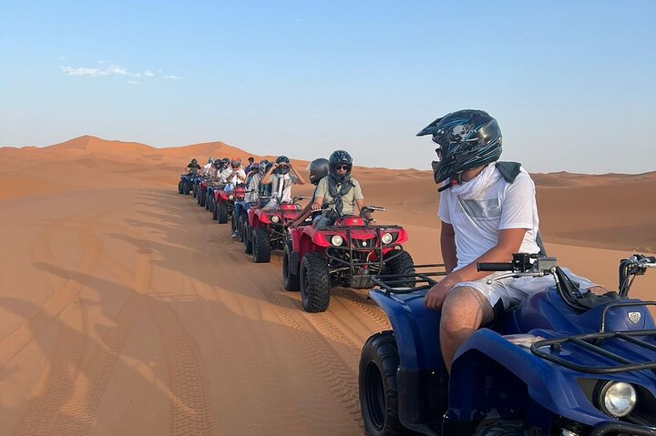 Noche en el desierto de Merzouga desde Erfoud & Camel Ride & Quad ATV