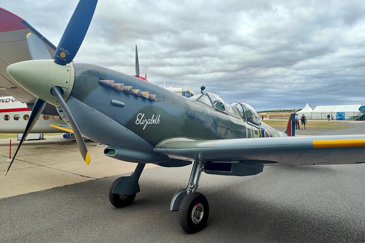 Duxford IWM Air Museum & Airfield Voiture privée Easy London Pickup