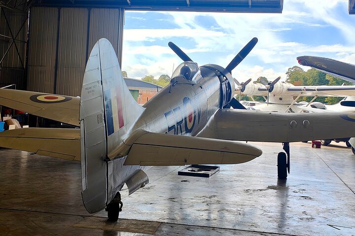 Duxford IWM Air Museum & Airfield Voiture privée Easy London Pickup