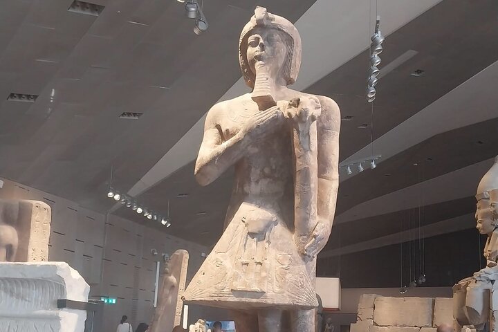 Tour privado a las pirámides de Giza y al Gran Museo desde el puerto de Alejandría
