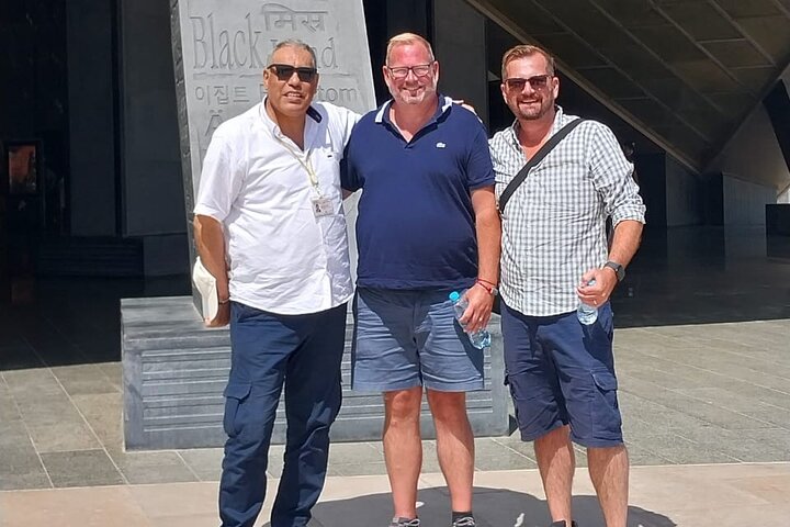Tour privado a las pirámides de Giza y al Gran Museo desde el puerto de Alejandría