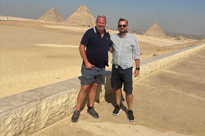 Tour privado a las pirámides de Giza y al Gran Museo desde el puerto de Alejandría