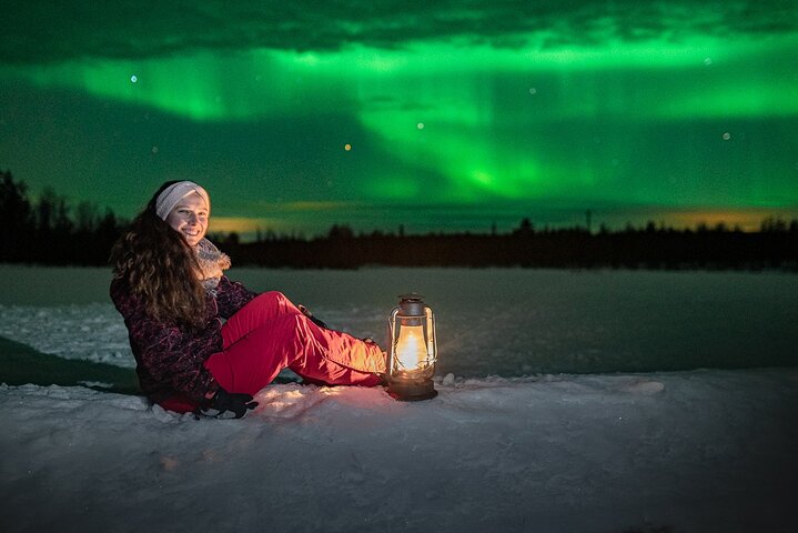 Excursión para grupos pequeños para fotografiar la aurora boreal en Rovaniemi