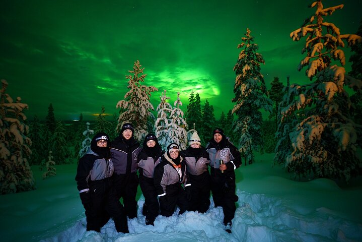 Excursión para grupos pequeños para fotografiar la aurora boreal en Rovaniemi
