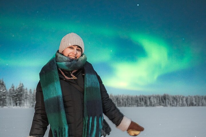 Excursión para grupos pequeños para fotografiar la aurora boreal en Rovaniemi
