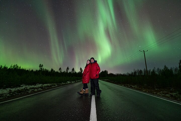 Excursión para grupos pequeños para fotografiar la aurora boreal en Rovaniemi