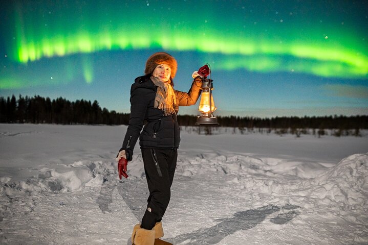 Excursión para grupos pequeños para fotografiar la aurora boreal en Rovaniemi