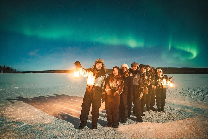 Excursión para grupos pequeños para fotografiar la aurora boreal en Rovaniemi