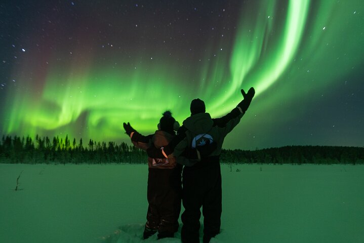 Excursión para grupos pequeños para fotografiar la aurora boreal en Rovaniemi