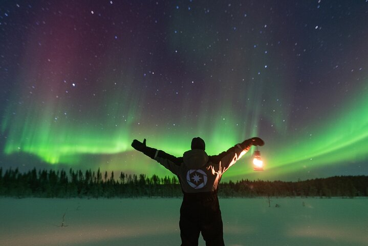 Excursión para grupos pequeños para fotografiar la aurora boreal en Rovaniemi