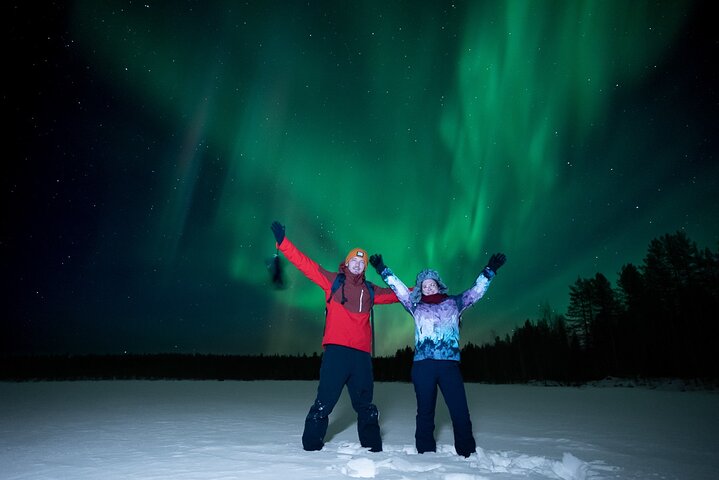Excursión para grupos pequeños para fotografiar la aurora boreal en Rovaniemi