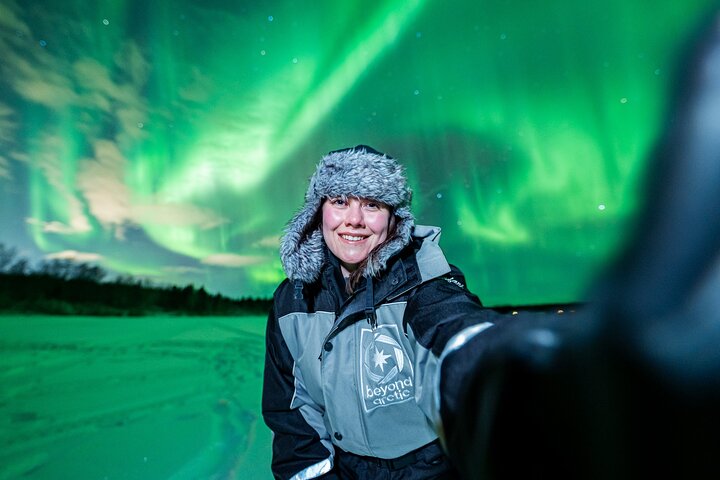 Excursión para grupos pequeños para fotografiar la aurora boreal en Rovaniemi