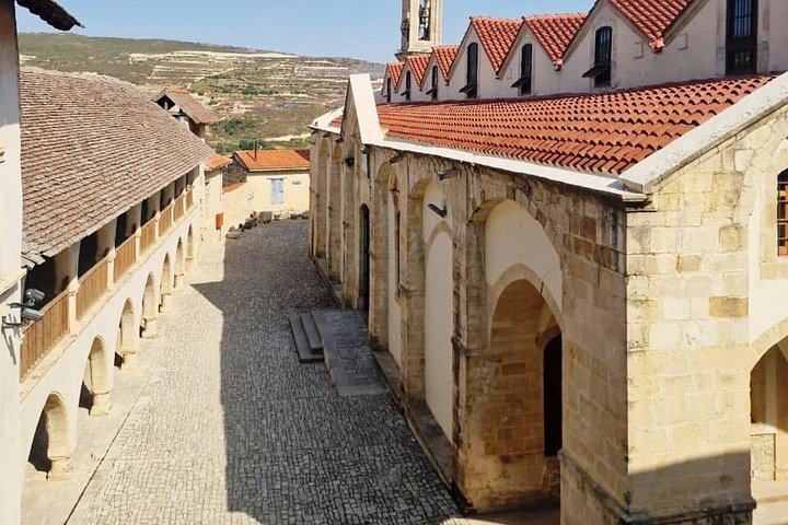 TOUR PRIVADO | Troodos : Cascada, Pueblos & Almuerzo chipriota