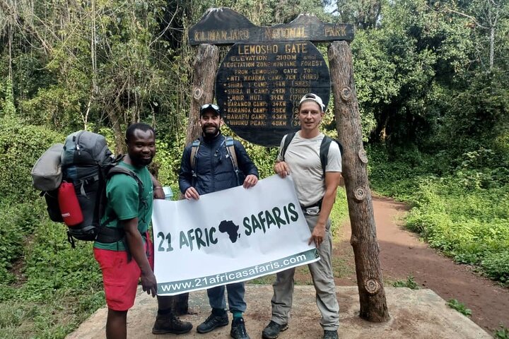 Mount Kilimanjaro dagstur via Machame Route – ingen skjulte gebyrer