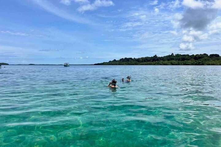 Recorrido de un día por las islas de Bocas del Toro en la playa Zapatilla