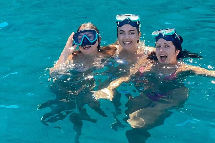 Makarska 3 - Island Speedboat Tour: Blå grottan på Hvar & Blå lagunen