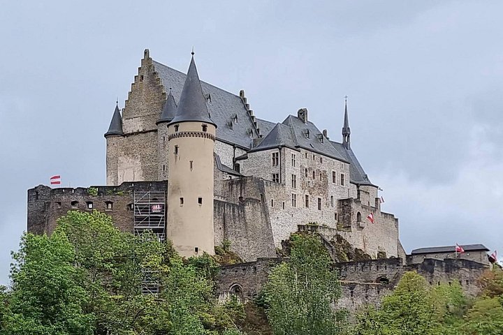Luxembourg Vianden Castle Tour with Transfer + surprise stop