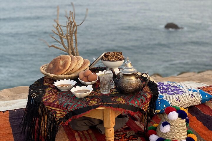Agadir/Taghazout: Sunset Sandboarding Quad Bike & Marokkansk Middag