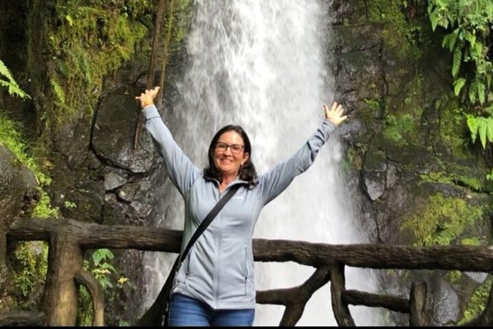 Expérience d'une journée complète sur le volcan Poas, les jardins de la cascade de La Paz et la plantation de café