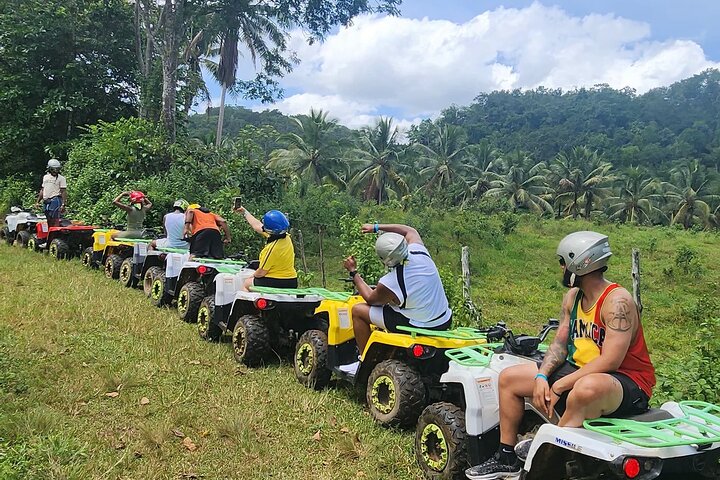 Tour en safari por la selva desde Montego Bay