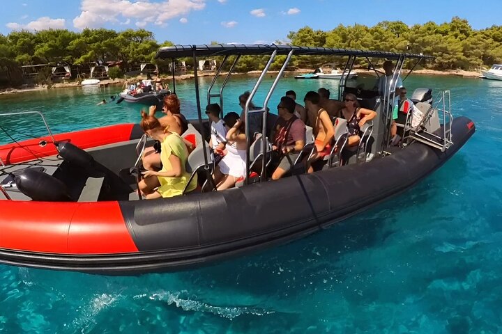 Makarska 3 - Island Speedboat Tour: Golden Horn og "Little Venice"