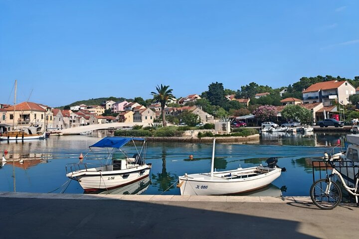 Makarska 3 - Island Speedboat Tour: Golden Horn og "Little Venice"